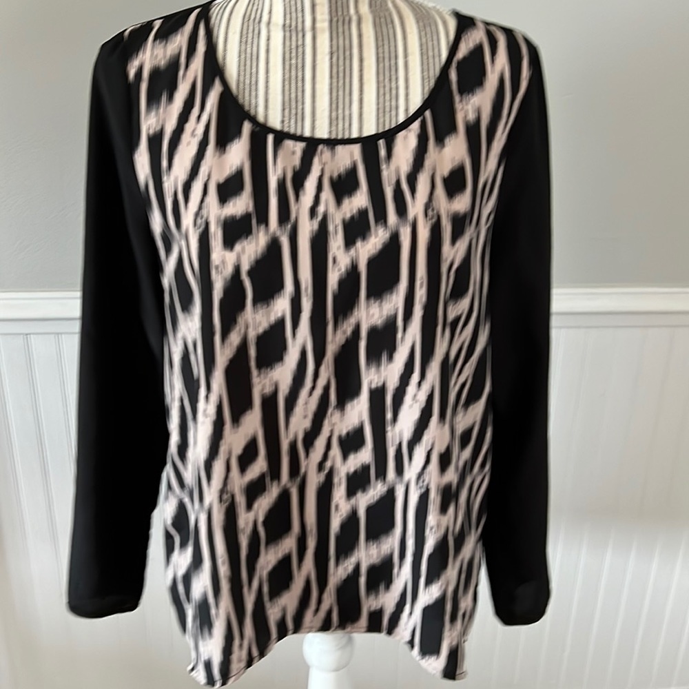 Charlie Jade Patterned Tunic Top Size Medium